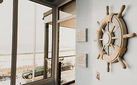 The Sea Deck Apartment - Westbrook Bay Beach - By Goldex Coastal Breaks